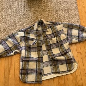 zara shacket worn 2 times. amazing condition